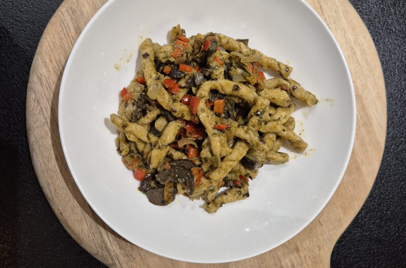 Busiate pasta met pesto en groenten